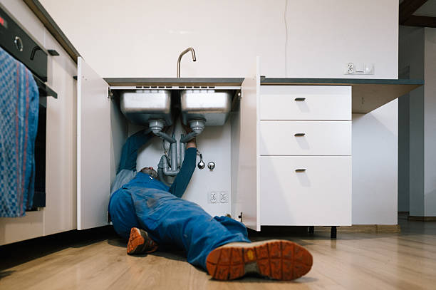 Professional Leak Detection technician working in Indiantown, FL